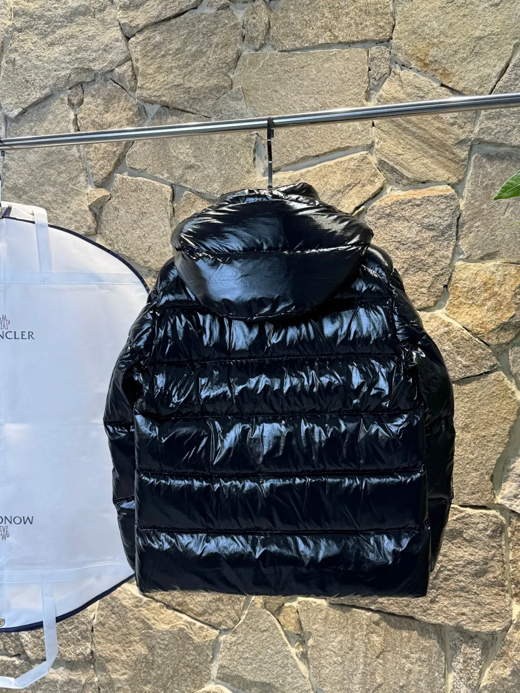 P390 Moncler/ 2026 70 、 。 DNA ， ， 。 Classic ， 、 。 Classic 70 。 Quality， 90 ，Premium Quality ， ，Black ！ Sizes M-3XL